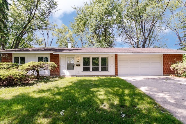 584 Durham Ct, Hoffman Estates, IL 60169 photo 2