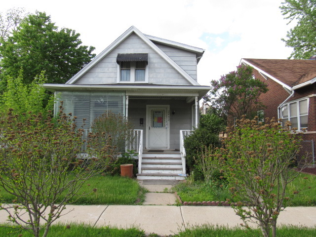 2452 Cochran St, Blue Island, IL 60406 photo 2