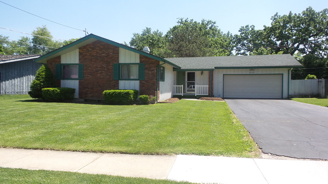 1365 Royal Blvd, Elgin, IL 60123 photo 2