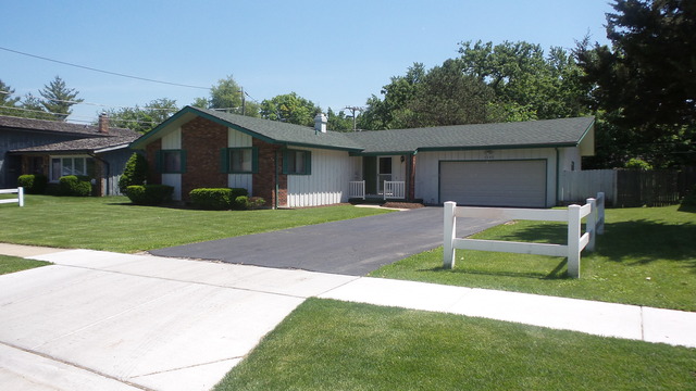 1365 Royal Blvd, Elgin, IL 60123 photo 3