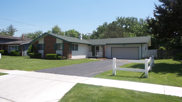 1365 Royal Blvd, Elgin, IL 60123 photo 4