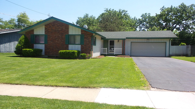 1365 Royal Blvd, Elgin, IL 60123 photo 1