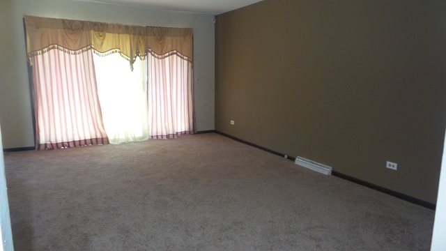 1365 Royal Blvd, Elgin, IL 60123 photo 6
