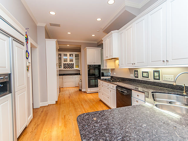 1421 Maple Ave, Evanston, IL 60201 photo 8