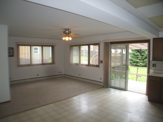 3615 Maple Ave, Mchenry, IL 60050 photo 1