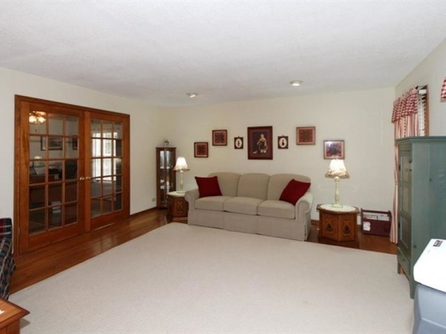 9 N799 Beckman Trl, Elgin, IL 60124 photo 3