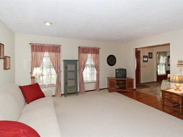 9 N799 Beckman Trl, Elgin, IL 60124 photo 4
