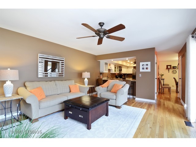 14 Attleboro On Auburn, Rolling Meadows, IL 60008 photo 6