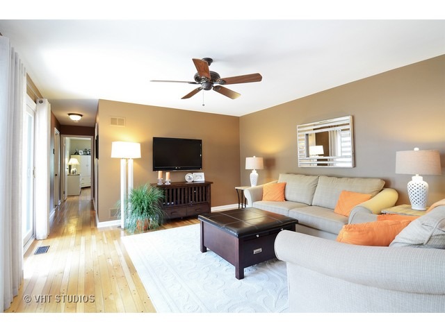 14 Attleboro On Auburn, Rolling Meadows, IL 60008 photo 5