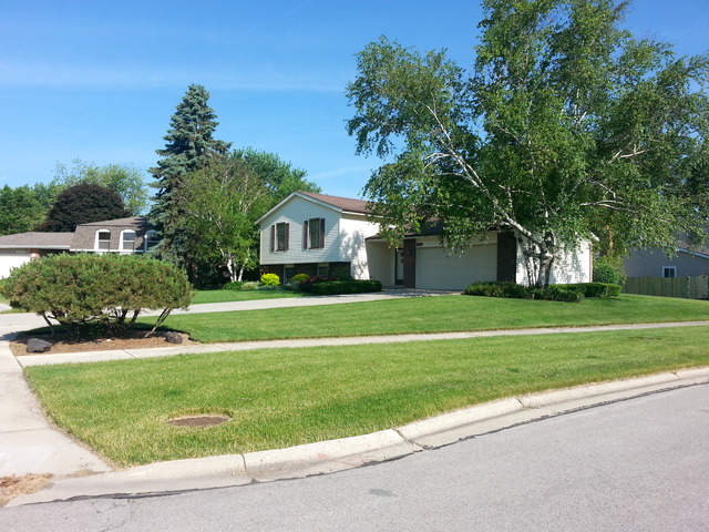 1484 Coloma Pl, Wheaton, IL 60189 photo 2
