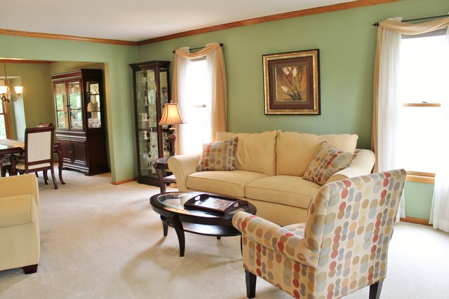 95 E Margaret Ter, Cary, IL 60013 photo 5