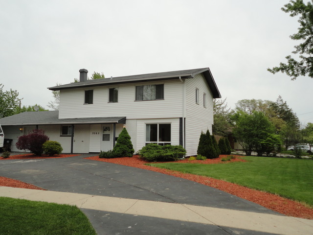 2065 Carleton Rd, Hoffman Estates, IL 60169 photo 1