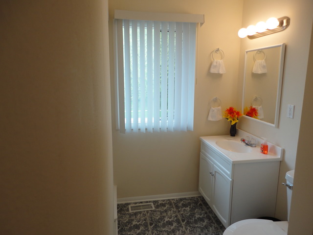 2065 Carleton Rd, Hoffman Estates, IL 60169 photo 13