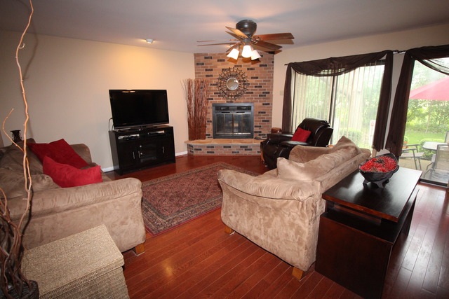 3441 Golfview Dr, Hazel Crest, IL 60429 photo 3