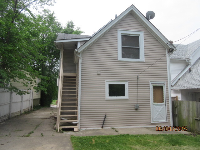 416 Addison St, Elgin, IL 60120 photo 3