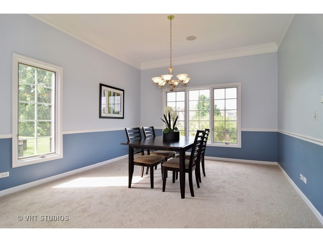 1150 Litchfield Ln, Bartlett, IL 60103 photo 5