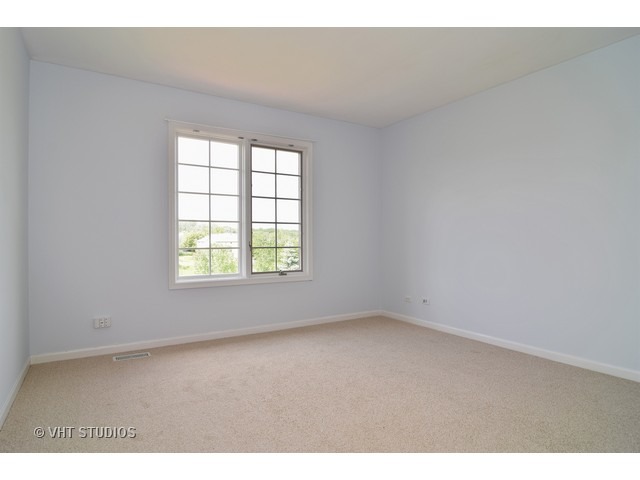 1150 Litchfield Ln, Bartlett, IL 60103 photo 17