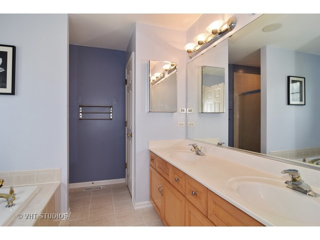 1150 Litchfield Ln, Bartlett, IL 60103 photo 13