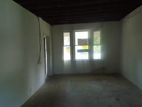 7522 S Champlain Ave, Chicago, IL 60619 photo 3