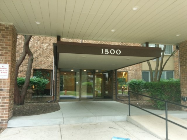 1500 Robin Cir #408, Hoffman Estates, IL 60169 photo 2