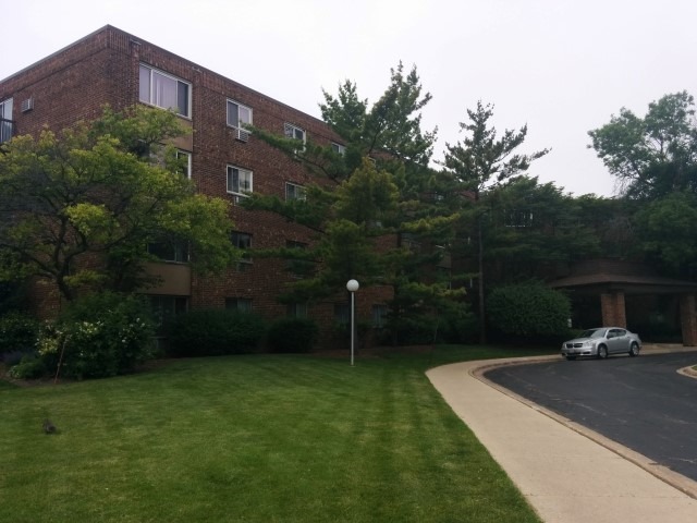 1500 Robin Cir #408, Hoffman Estates, IL 60169 photo 1