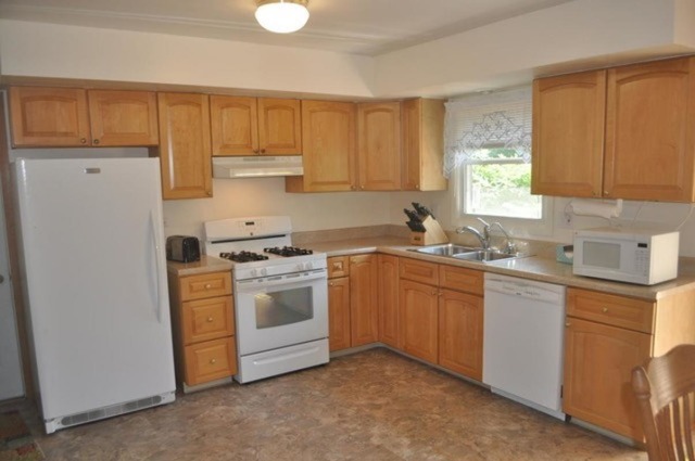 42 Lockman Cir, Elgin, IL 60123 photo 4