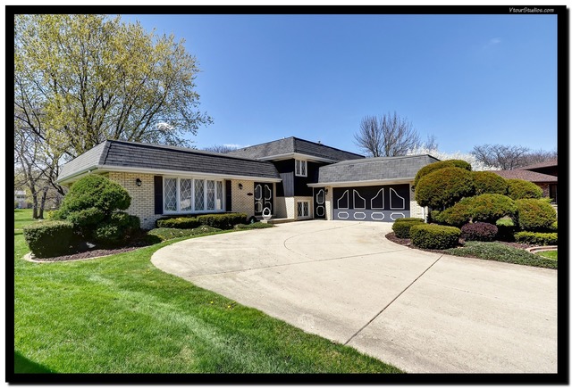 8024 Arrow Ln, Darien, IL 60561 photo 1