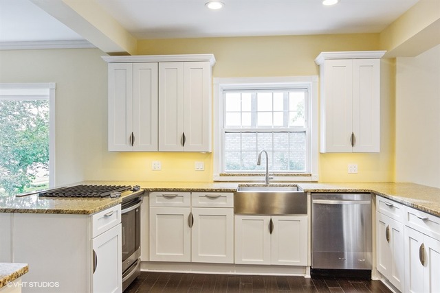 525 E 9th St, Lockport, IL 60441 photo 5