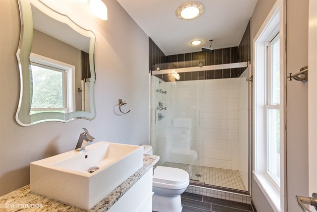 525 E 9th St, Lockport, IL 60441 photo 9