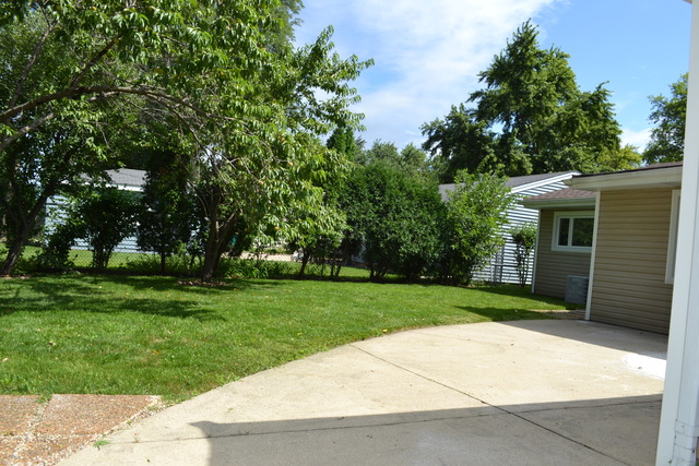 372 Sunset Ln, Wheeling, IL 60090 photo 20