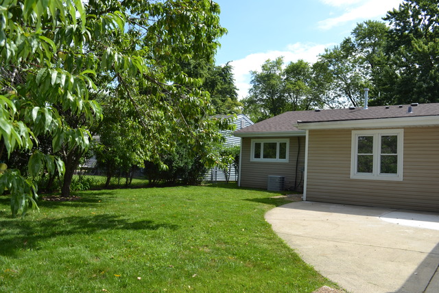 372 Sunset Ln, Wheeling, IL 60090 photo 18