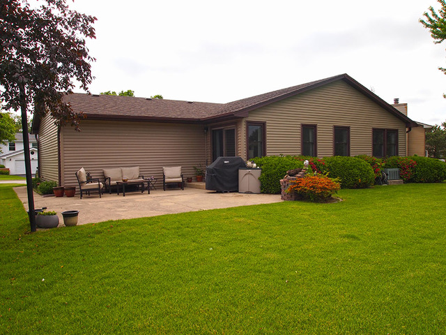 1560 Chesapeake Dr, Hoffman Estates, IL 60192 photo 19