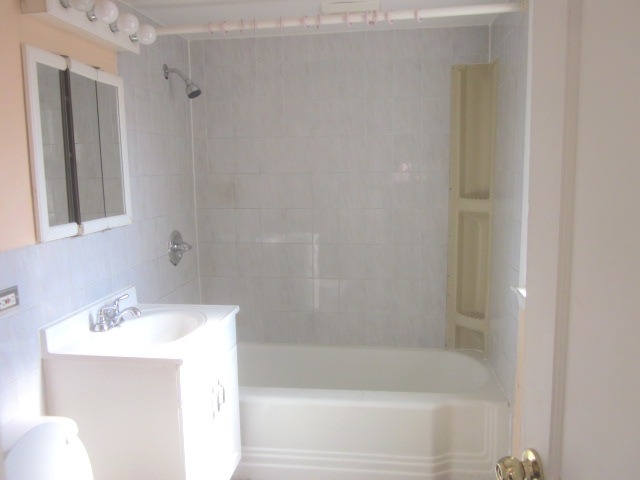 2206 N Moody Ave, Chicago, IL 60639 photo 11