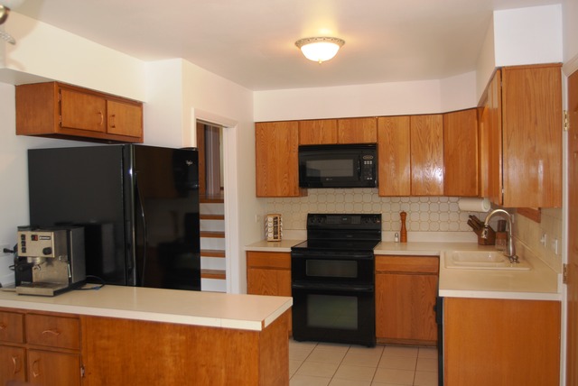 2157 Westview Dr, Des Plaines, IL 60018 photo 4
