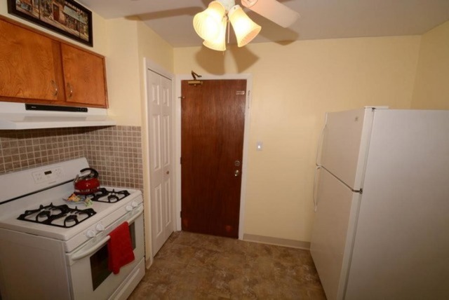 9209 Bumble Bee Dr #2d, Des Plaines, IL 60016 photo 8