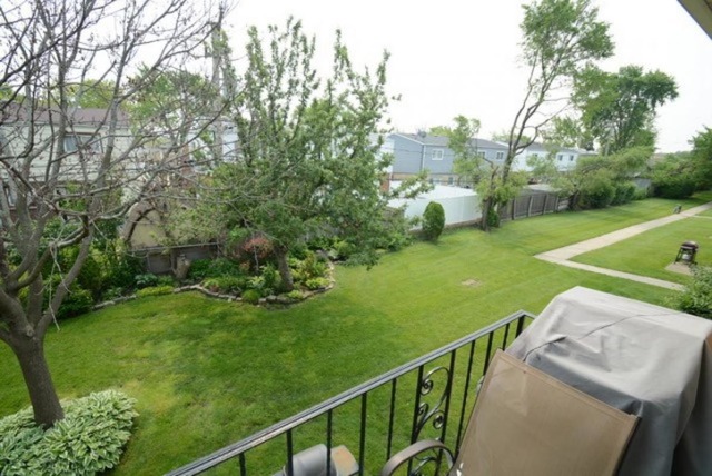 9209 Bumble Bee Dr #2d, Des Plaines, IL 60016 photo 14