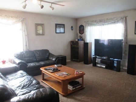 1235 Longford Cir, Elgin, IL 60120 photo 2