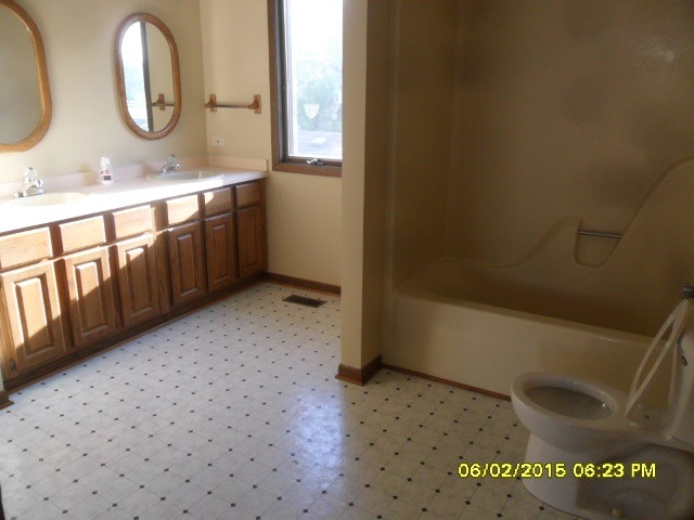 796 Stewart Ave, Elgin, IL 60120 photo 14