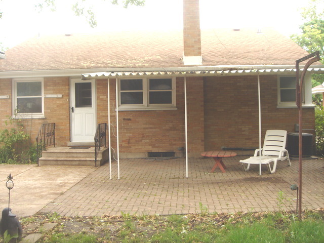 1027 E Algonquin Rd, Des Plaines, IL 60016 photo 3