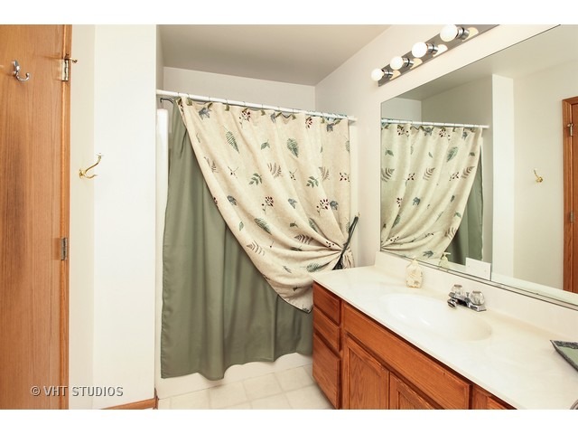 148 E Old Mill Trl, Antioch, IL 60002 photo 10