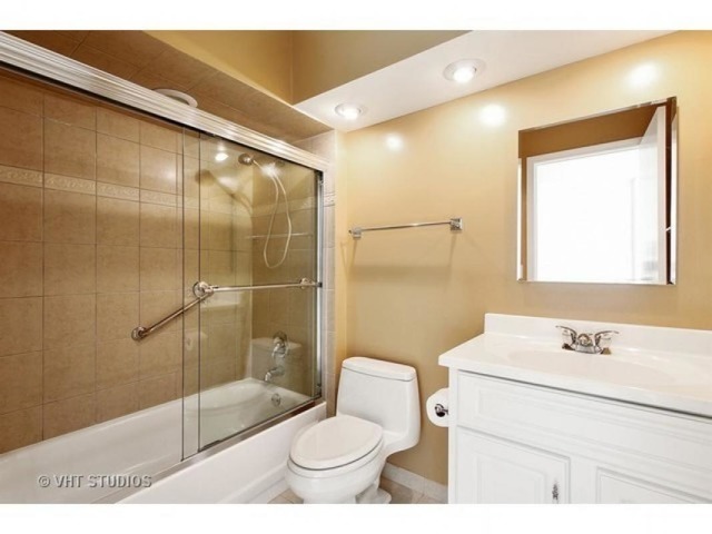 555 Sycamore Ln, Wheeling, IL 60090 photo 16