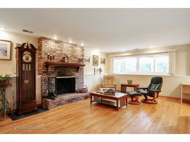 555 Sycamore Ln, Wheeling, IL 60090 photo 10