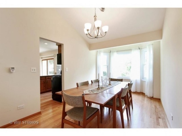 555 Sycamore Ln, Wheeling, IL 60090 photo 9