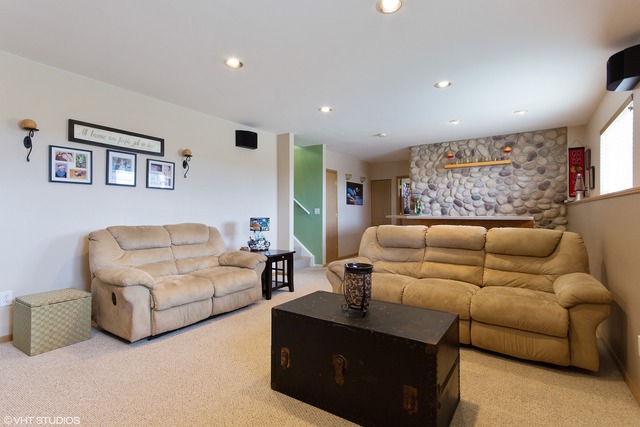 2214 Red Hawk Dr, Plainfield, IL 60586 photo 9