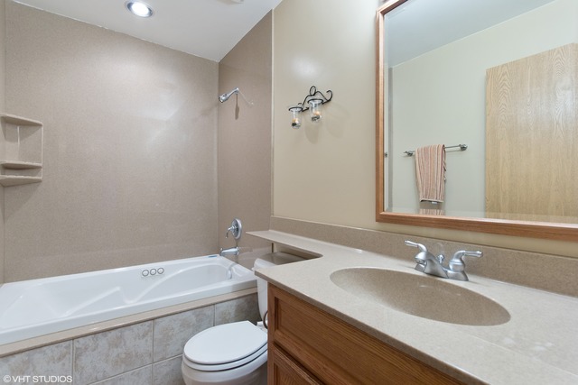 2214 Red Hawk Dr, Plainfield, IL 60586 photo 11