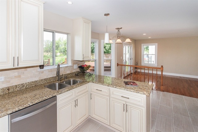 992 Longford Rd, Bartlett, IL 60103 photo 4