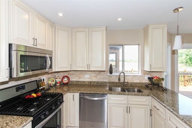 992 Longford Rd, Bartlett, IL 60103 photo 3