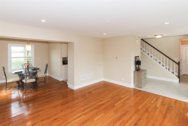 992 Longford Rd, Bartlett, IL 60103 photo 6