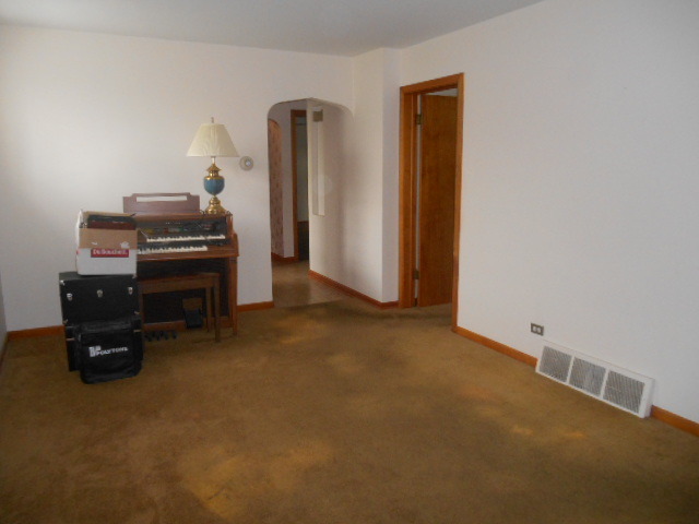 7712 Thomas Ave, Bridgeview, IL 60455 photo 3