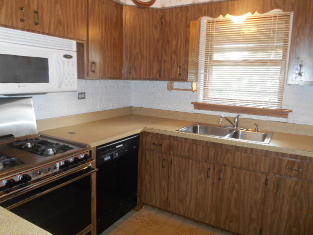 7712 Thomas Ave, Bridgeview, IL 60455 photo 9